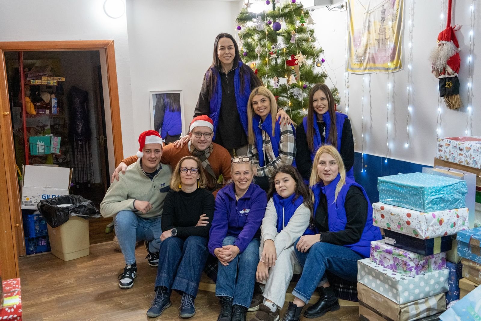 Das Team von Seven4Aid gemeinsam mit dem Team von Nebaiduzhyi Vynohradiv